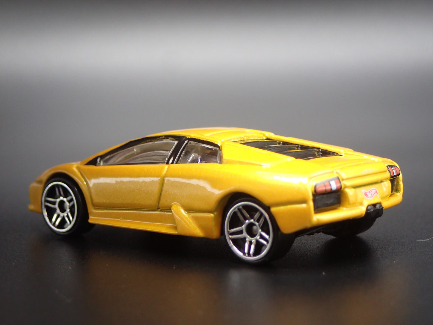 2002-2006 LAMBORGHINI MURCIELAGO SUPERCAR 1/64 SCALE DIORAMA DIECAST MODEL CAR