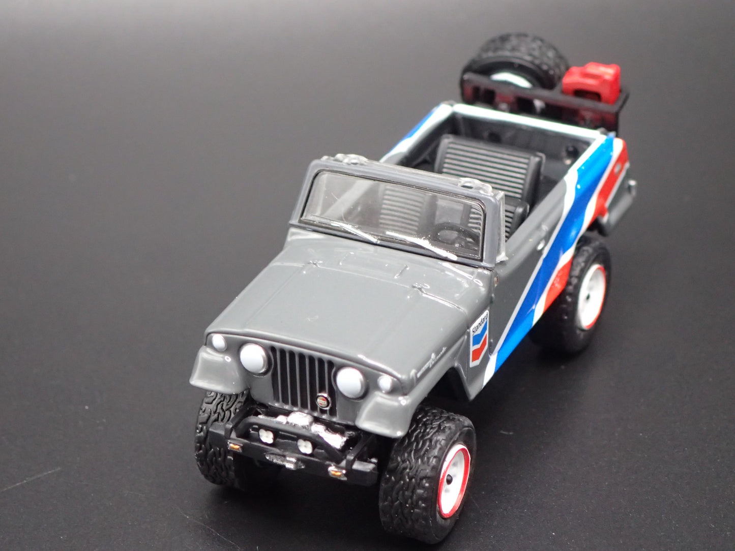 1966 - 1973 JEEP JEEPSTER COMMANDO CHEVRON GRAY 1:64 SCALE DIECAST MODEL CAR