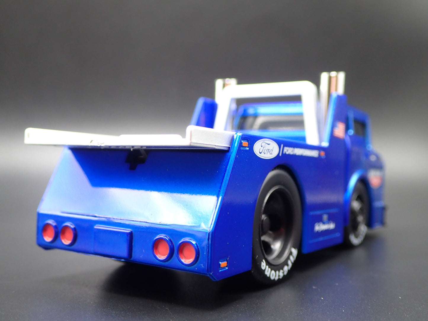 1966 66 FORD C600 FLATBED CAR HAULER BLUE 1:64 SCALE DIORAMA DIECAST MODEL CAR