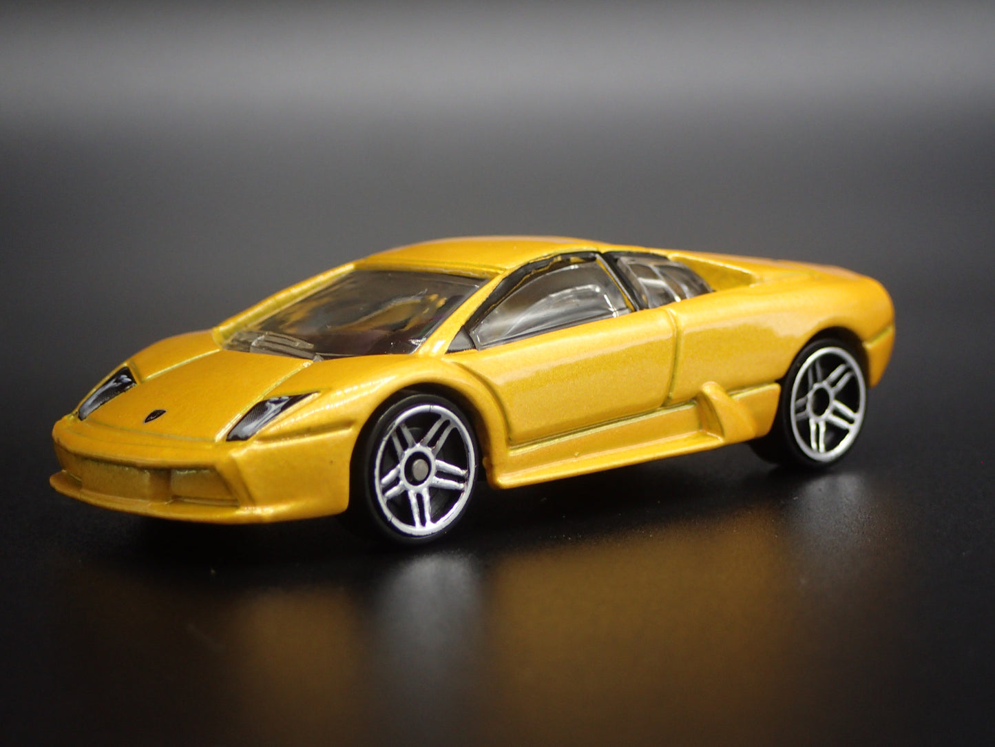 2002-2006 LAMBORGHINI MURCIELAGO SUPERCAR 1/64 SCALE DIORAMA DIECAST MODEL CAR