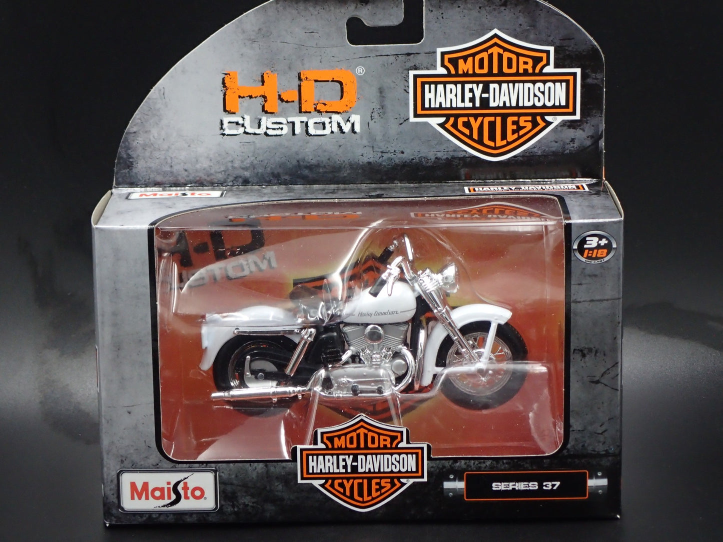 1952 52 K MODEL HARLEY DAVIDSON MOTORCYCLE MAISTO SERIES 37 1/18 MODEL BIKE