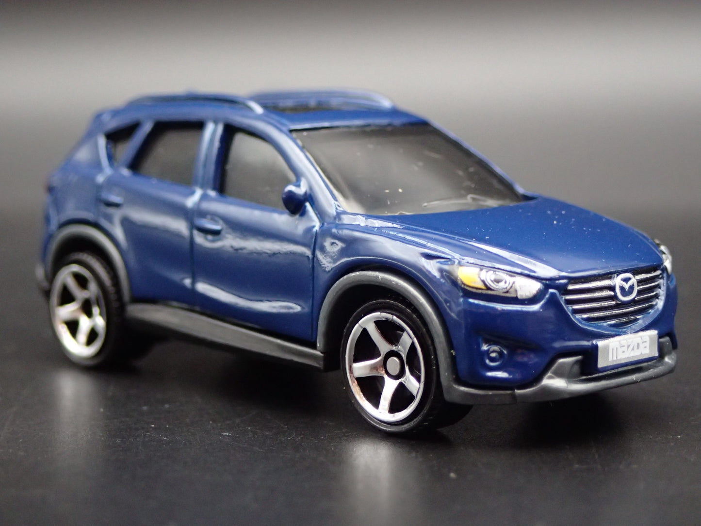 2013 - 2016 MAZDA CX5 SUV BLUE 1:64 SCALE COLLECTIBLE DIORAMA DIECAST MODEL CAR