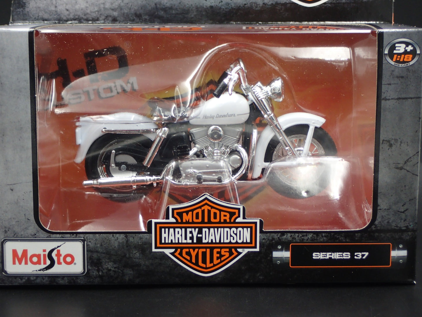 1952 52 K MODEL HARLEY DAVIDSON MOTORCYCLE MAISTO SERIES 37 1/18 MODEL BIKE