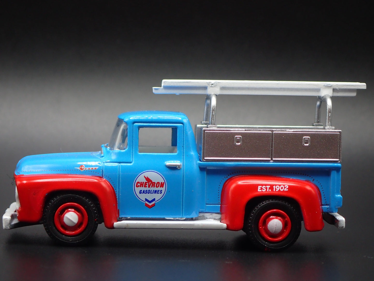 1956 56 FORD F100 PICKUP WORK TRUCK CHEVRON 1:64 SCALE DIORAMA DIECAST MODEL CAR