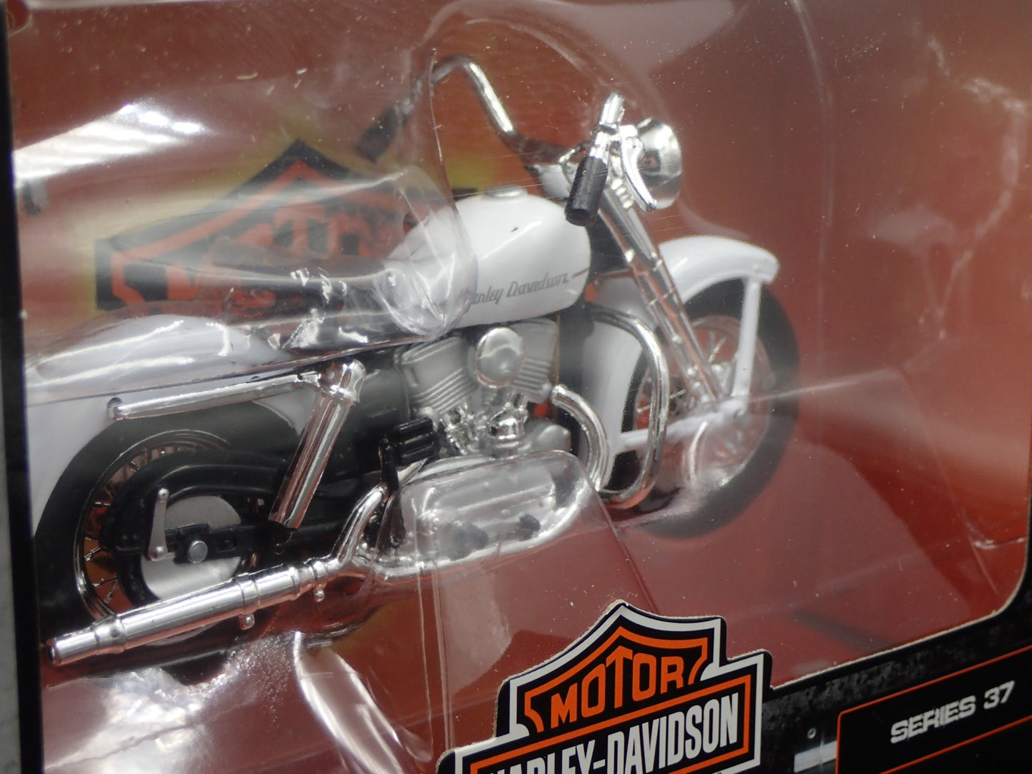 1952 52 K MODEL HARLEY DAVIDSON MOTORCYCLE MAISTO SERIES 37 1/18 MODEL BIKE
