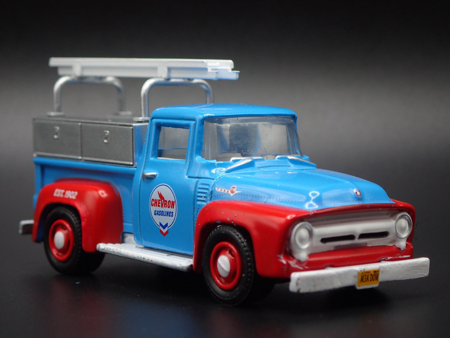1956 56 FORD F100 PICKUP WORK TRUCK CHEVRON 1:64 SCALE DIORAMA DIECAST MODEL CAR