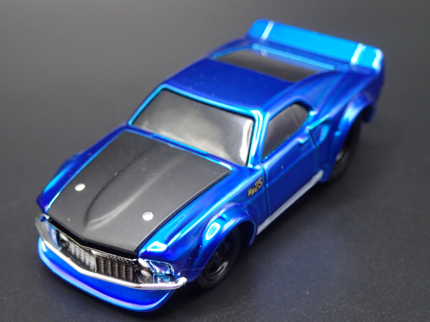 1969 69 FORD MUSTANG GT FASTBACK BLUE 1/64 SCALE DIORAMA DIECAST MODEL CAR