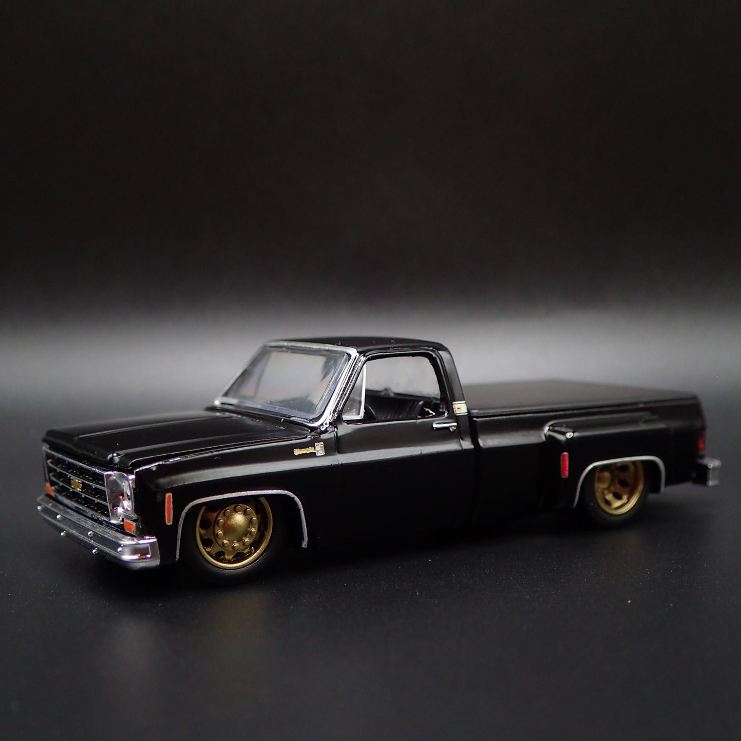 1978 CHEVY CHEVROLET SILVERADO 30 DUALLY SQUAREBODY TRUCK 1/64 DIECAST MODEL CAR