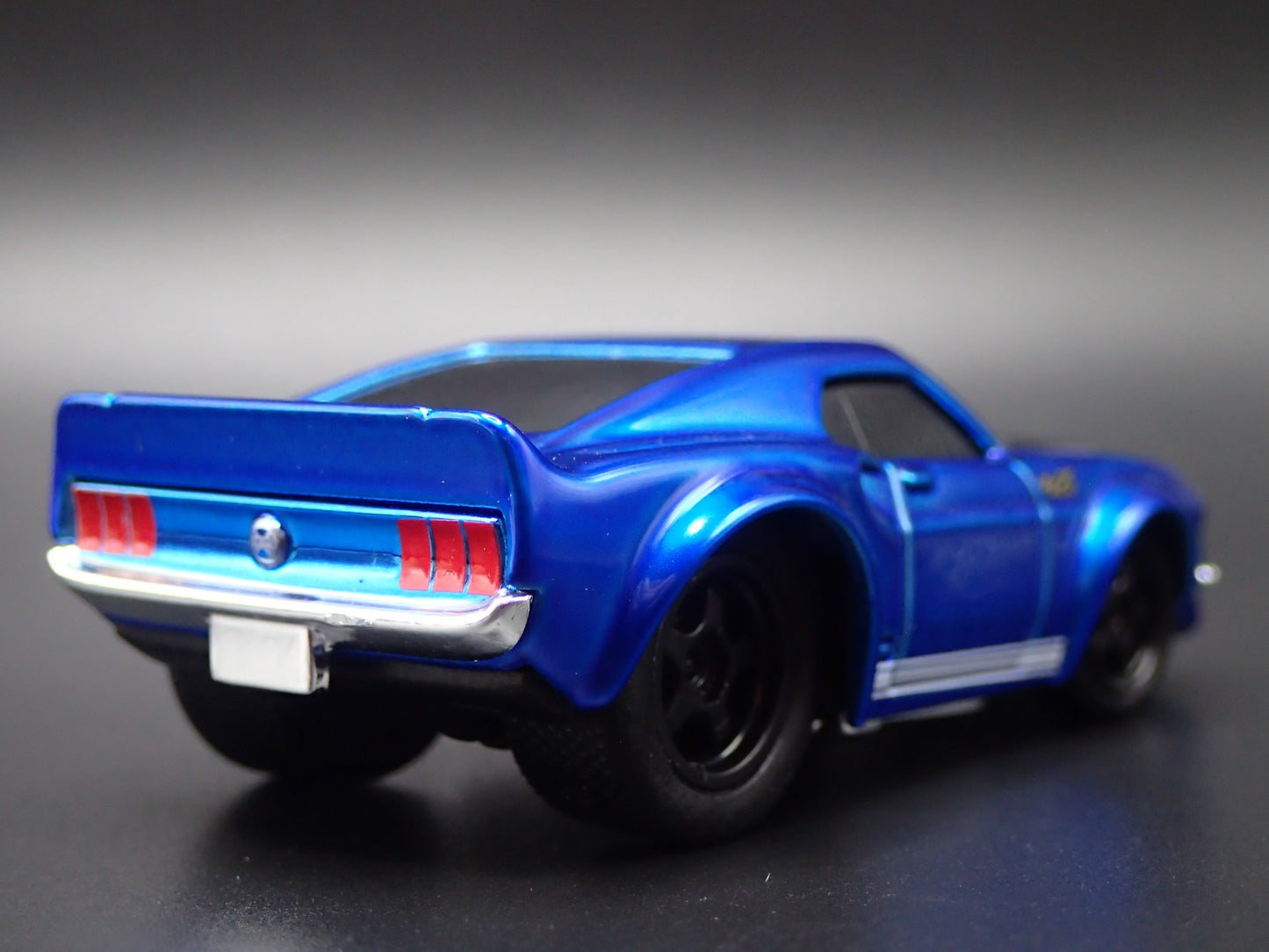 1969 69 FORD MUSTANG GT FASTBACK BLUE 1/64 SCALE DIORAMA DIECAST MODEL CAR