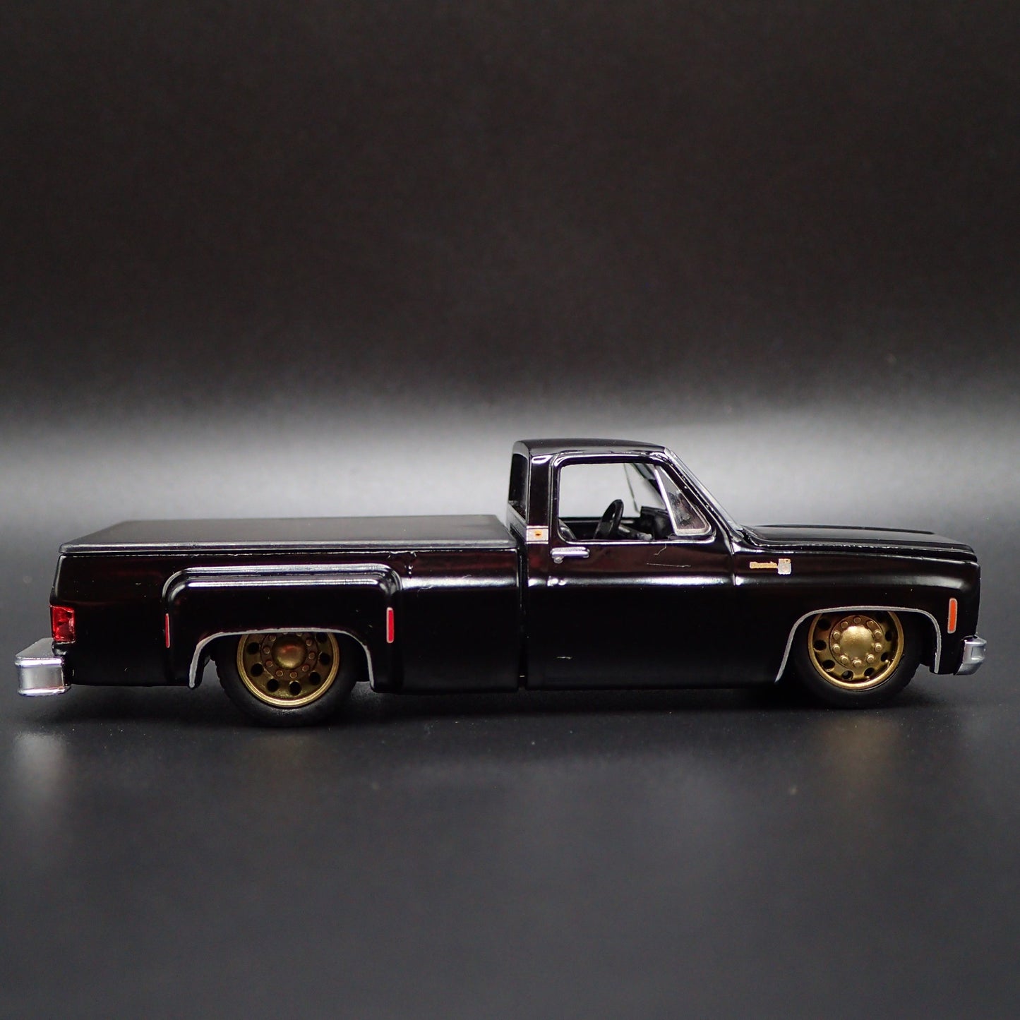 1978 CHEVY CHEVROLET SILVERADO 30 DUALLY SQUAREBODY TRUCK 1/64 DIECAST MODEL CAR