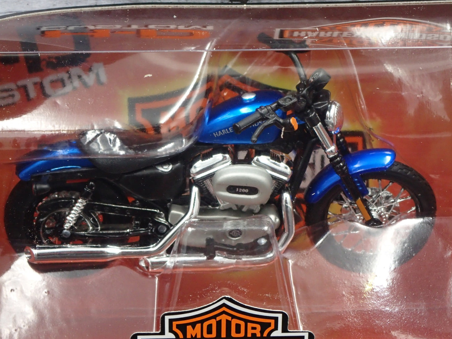 2012 XL 1200N NIGHTSTER HARLEY DAVIDSON MOTORCYCLE MAISTO SERIES 37 1/18 MODEL