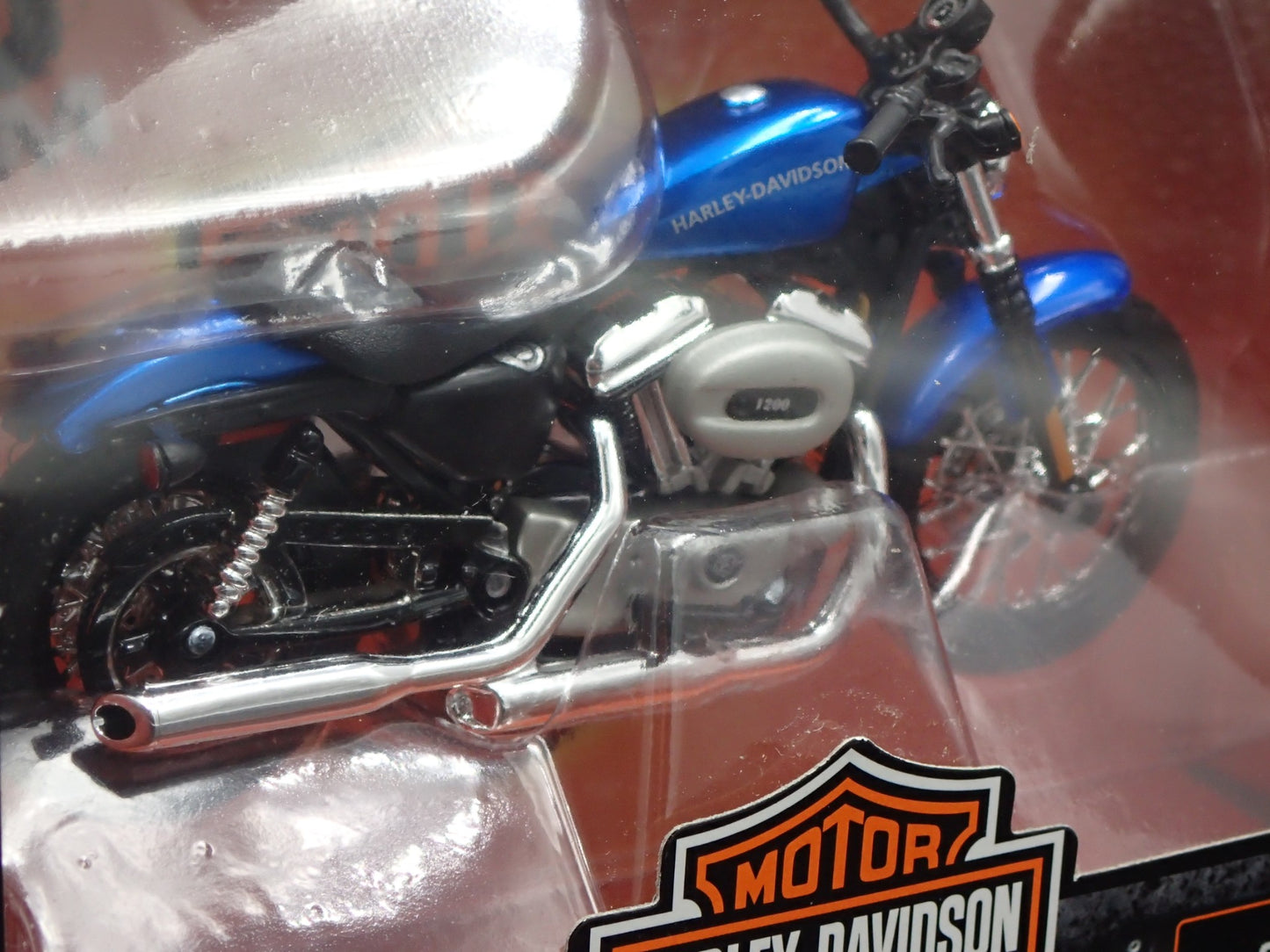 2012 XL 1200N NIGHTSTER HARLEY DAVIDSON MOTORCYCLE MAISTO SERIES 37 1/18 MODEL