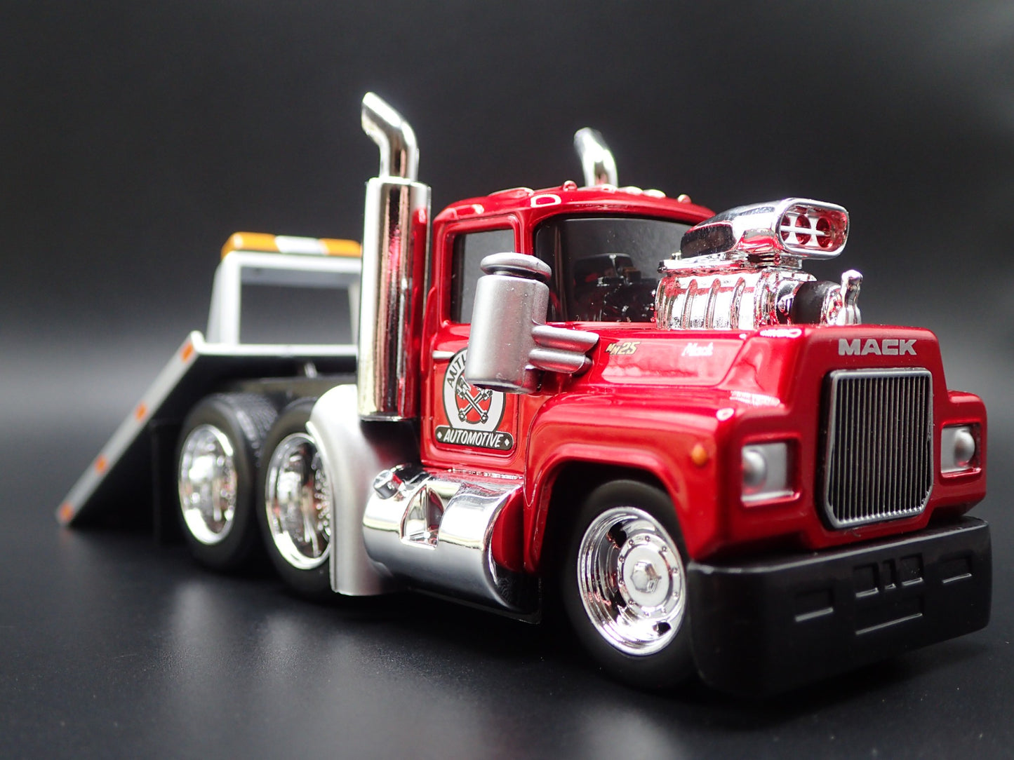 1980 80 MACK R685ST FLATBED TOW TRUCK 1:64 SCALE COLLECTIBLE DIECAST MODEL CAR
