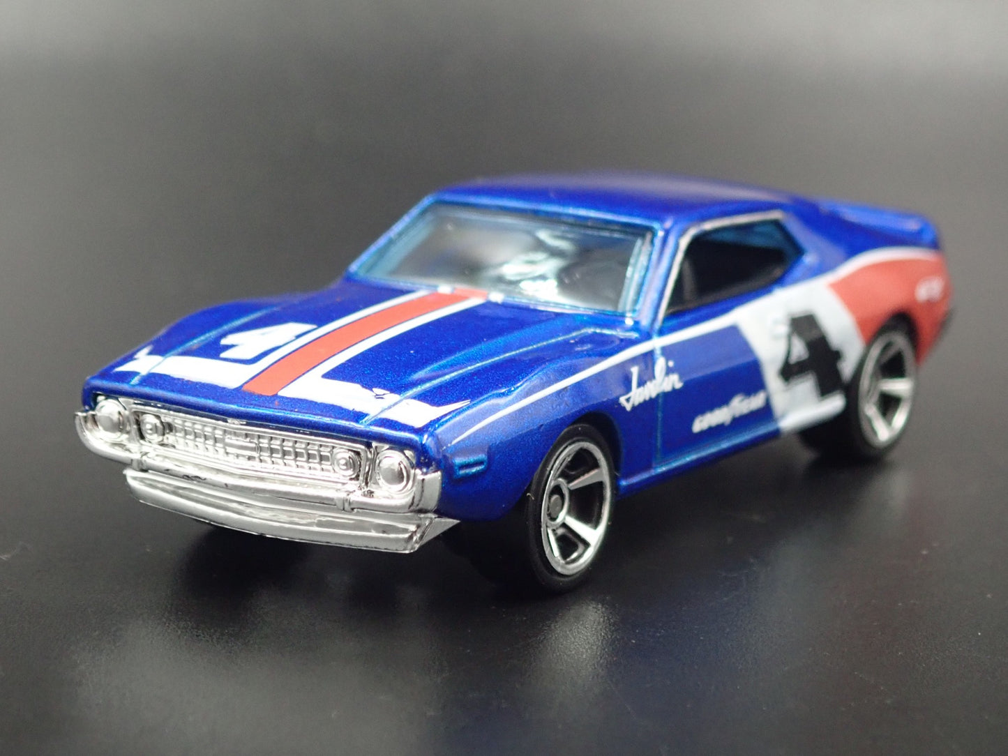 1971 71 AMC JAVELIN AMX RARE 1:64 SCALE COLLECTIBLE DIORAMA DIECAST MODEL CAR