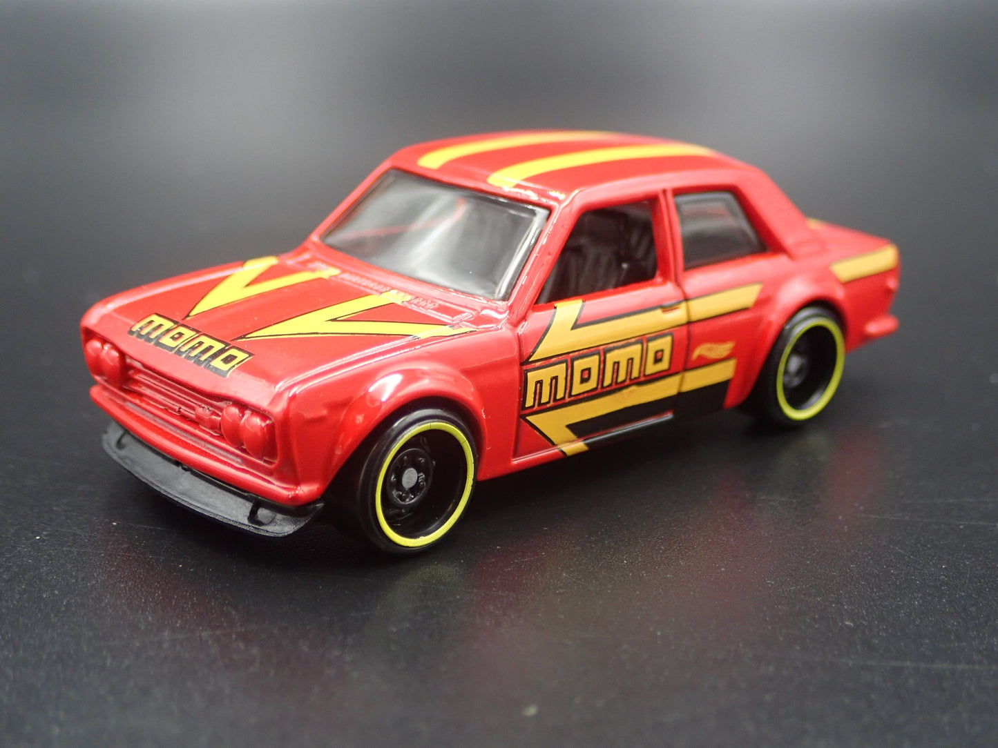 1967-1973 DATSUN 510 BLUEBIRD MOMO RED RARE 1:64 SCALE DIORAMA DIECAST MODEL CAR