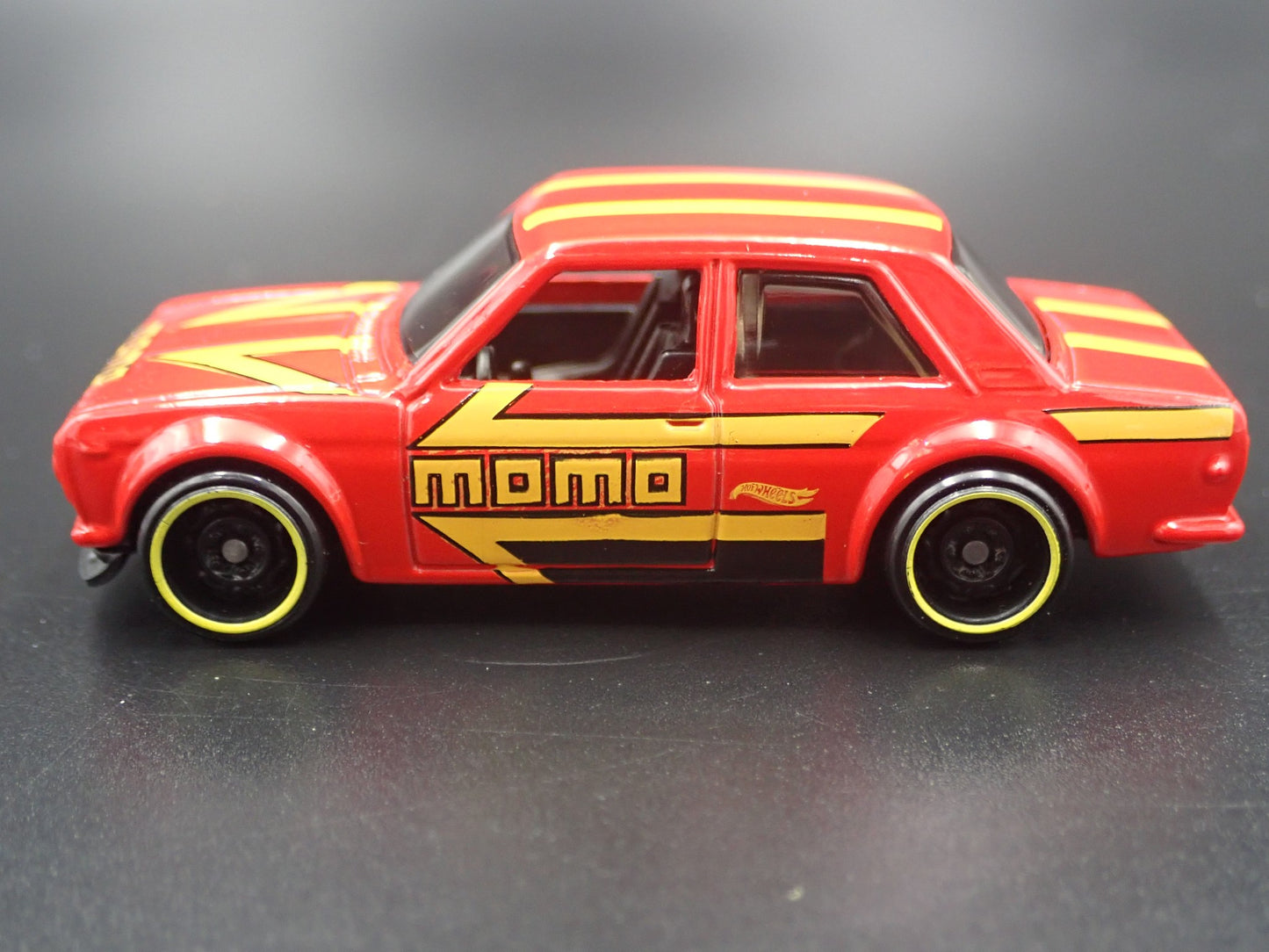 1967-1973 DATSUN 510 BLUEBIRD MOMO RED RARE 1:64 SCALE DIORAMA DIECAST MODEL CAR