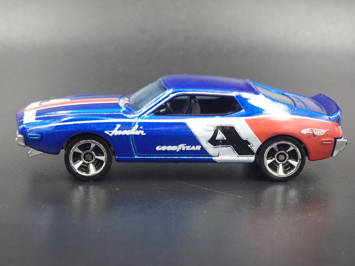 1971 71 AMC JAVELIN AMX RARE 1:64 SCALE COLLECTIBLE DIORAMA DIECAST MODEL CAR