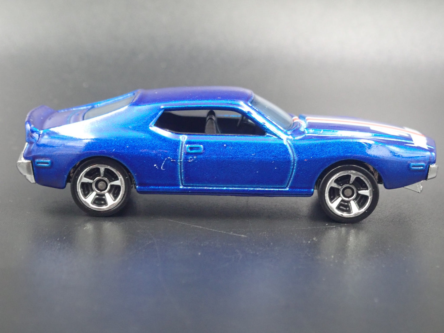 1971 71 AMC JAVELIN AMX RARE 1:64 SCALE COLLECTIBLE DIORAMA DIECAST MODEL CAR