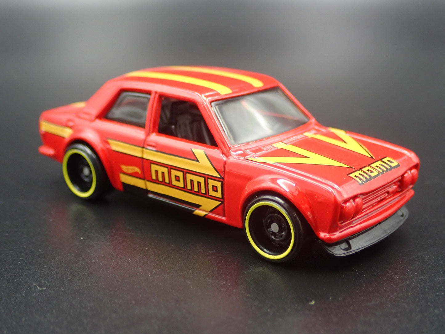 1967-1973 DATSUN 510 BLUEBIRD MOMO RED RARE 1:64 SCALE DIORAMA DIECAST MODEL CAR