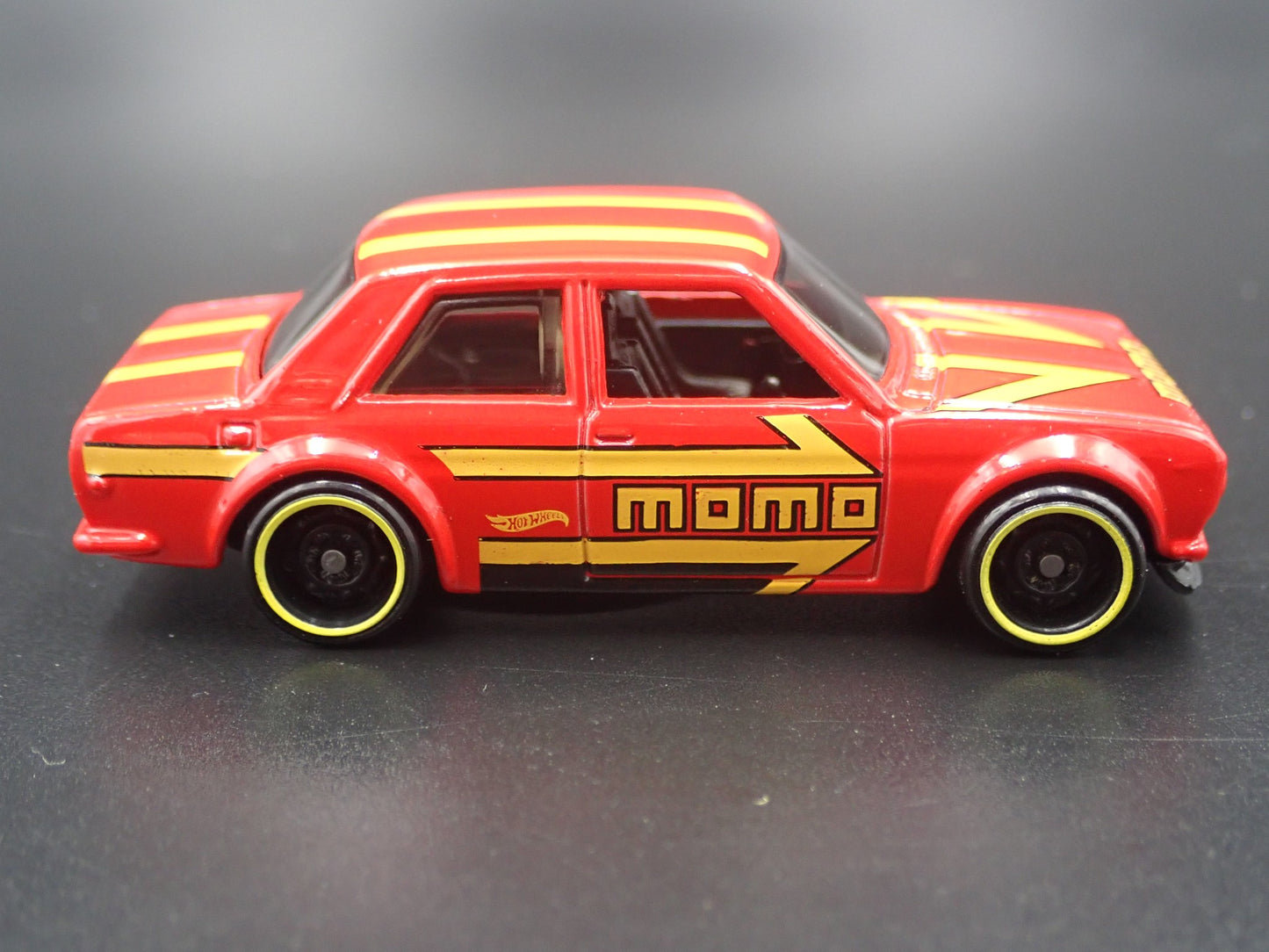 1967-1973 DATSUN 510 BLUEBIRD MOMO RED RARE 1:64 SCALE DIORAMA DIECAST MODEL CAR