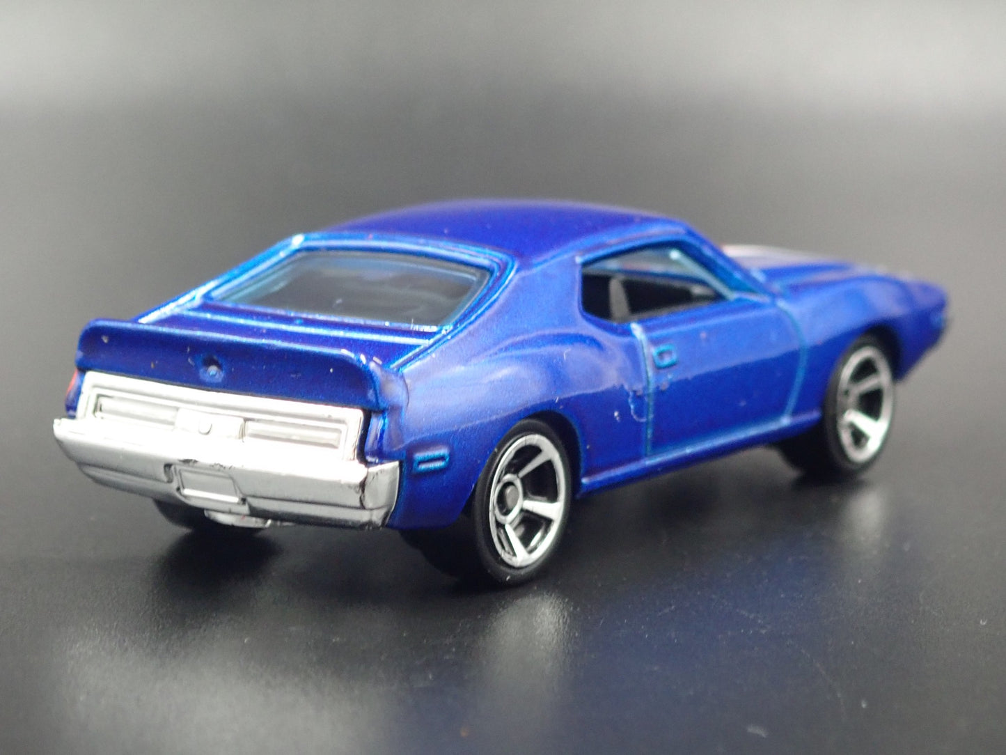 1971 71 AMC JAVELIN AMX RARE 1:64 SCALE COLLECTIBLE DIORAMA DIECAST MODEL CAR