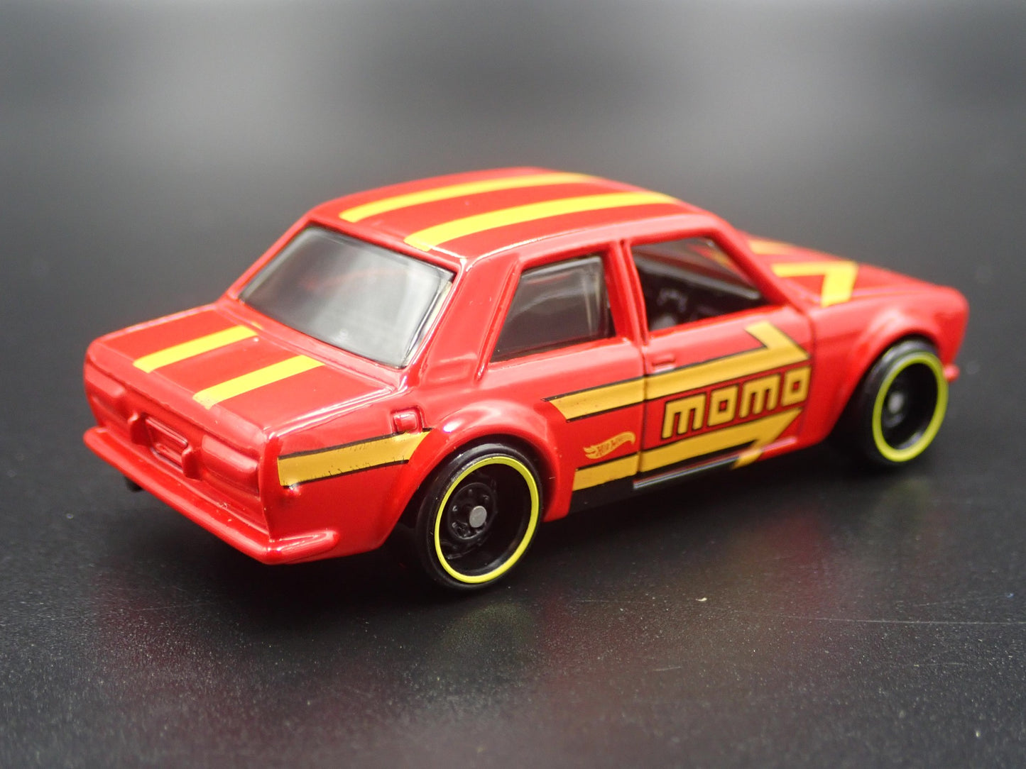 1967-1973 DATSUN 510 BLUEBIRD MOMO RED RARE 1:64 SCALE DIORAMA DIECAST MODEL CAR