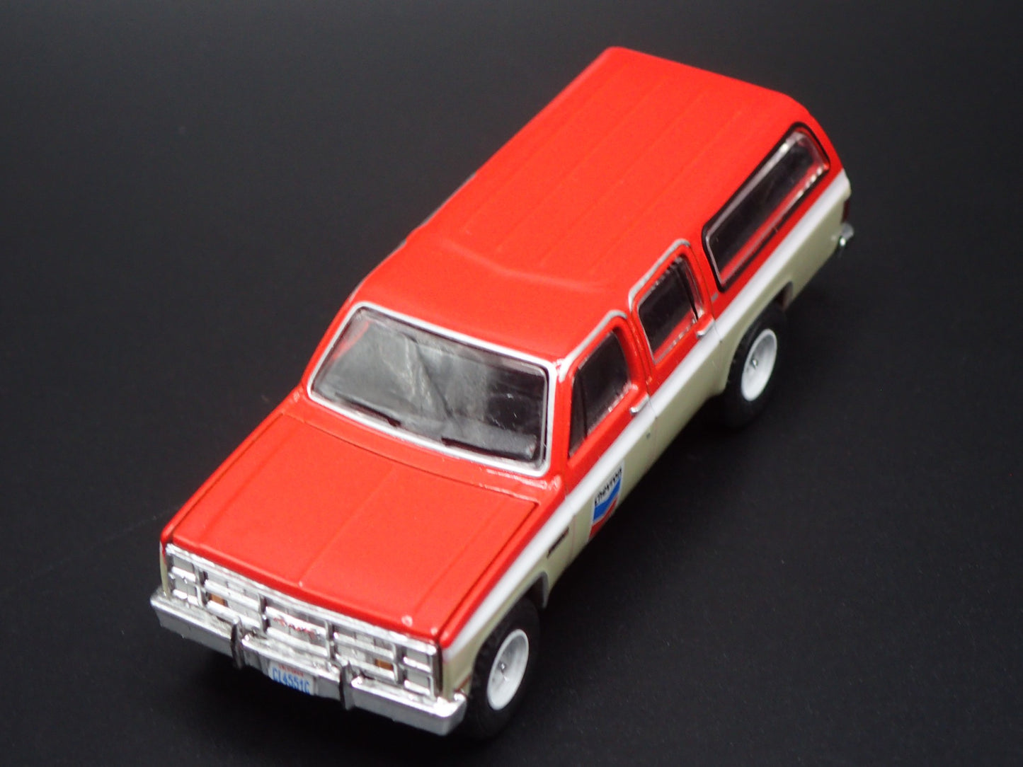 1973-1991 GMC SUBURBAN SIERRA CLASSIC SQUAREBODY  1/64 SCALE DIECAST MODEL CAR