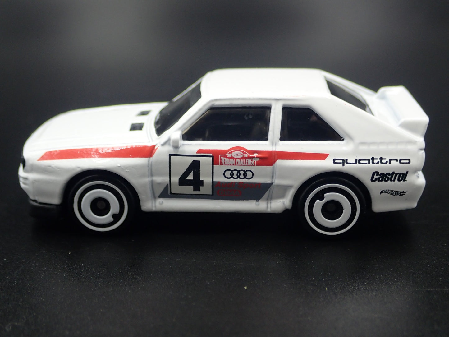 1980-1991 AUDI SPORT QUATTRO WHITE 1:64 SCALE COLLECTIBLE DIECAST MODEL CAR