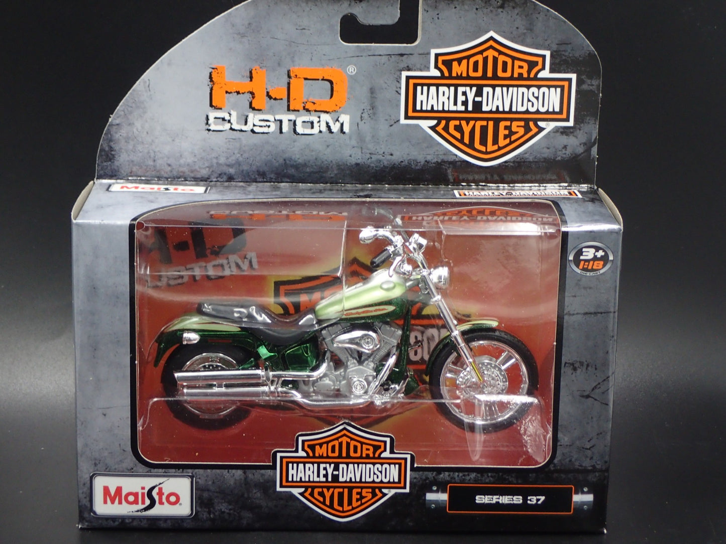 2004 04 FXSTDSE2 CVO HARLEY DAVIDSON MOTORCYCLE MAISTO SERIES 37 1/18 MODEL BIKE