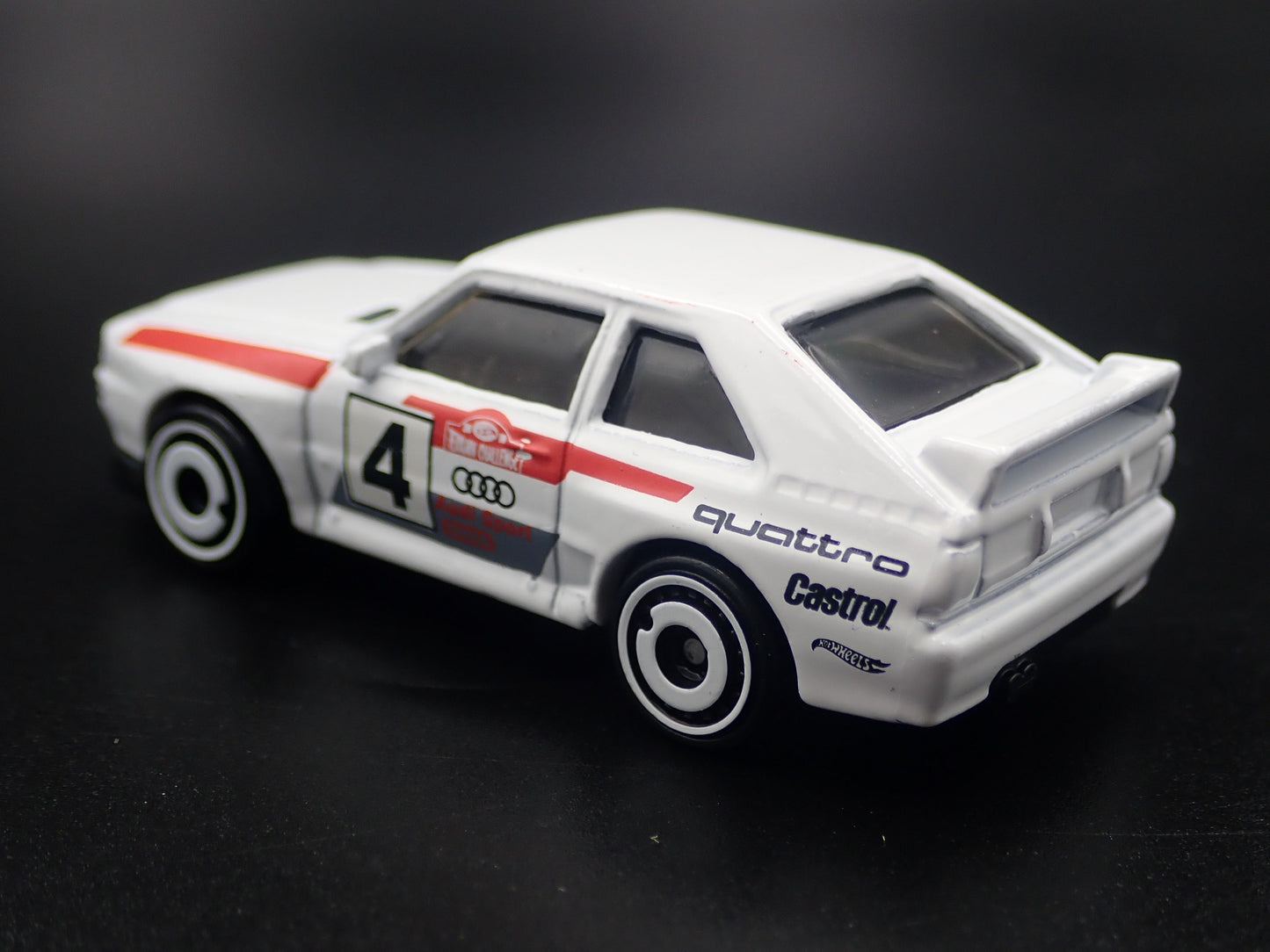 1980-1991 AUDI SPORT QUATTRO WHITE 1:64 SCALE COLLECTIBLE DIECAST MODEL CAR