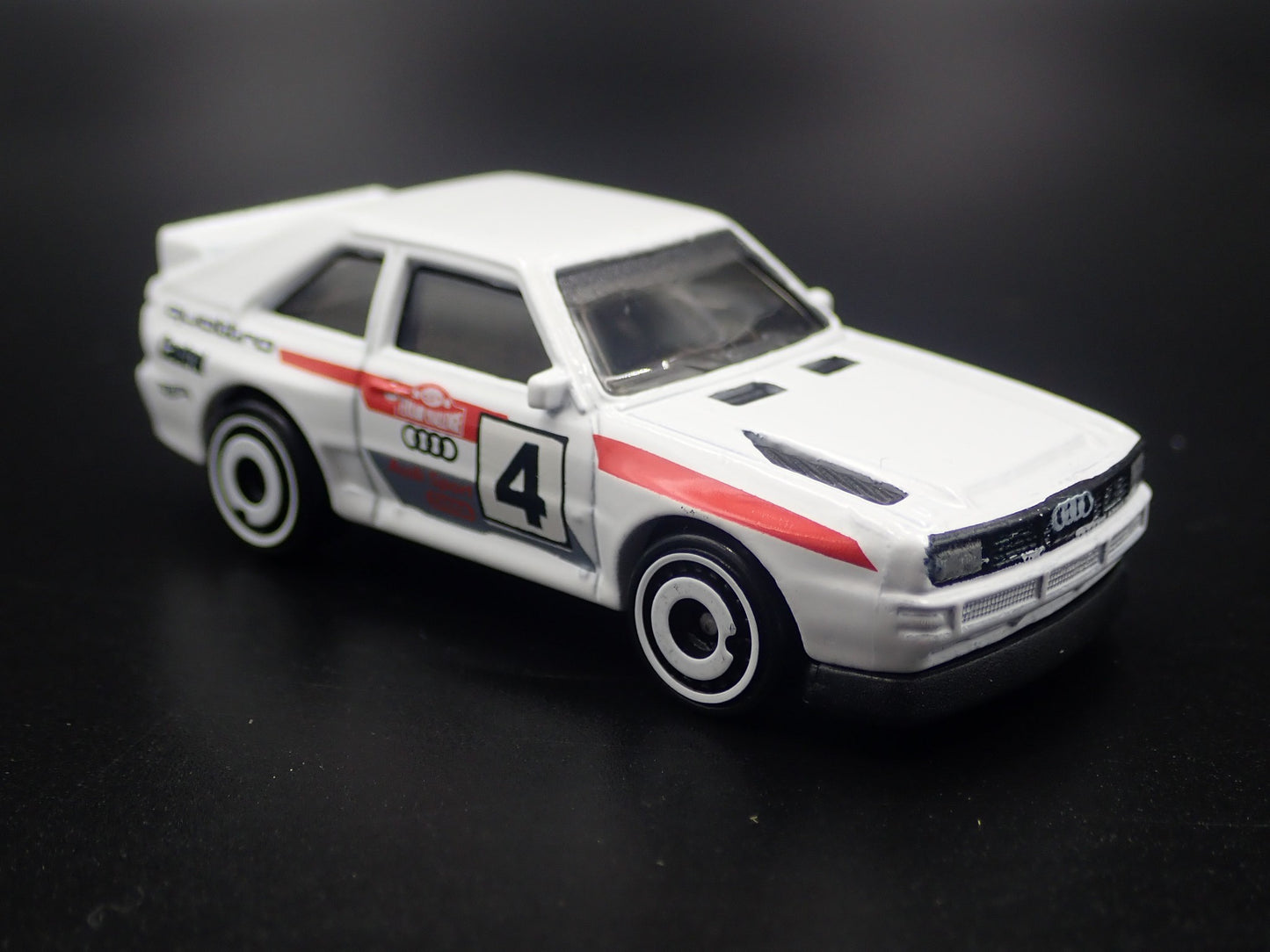 1980-1991 AUDI SPORT QUATTRO WHITE 1:64 SCALE COLLECTIBLE DIECAST MODEL CAR