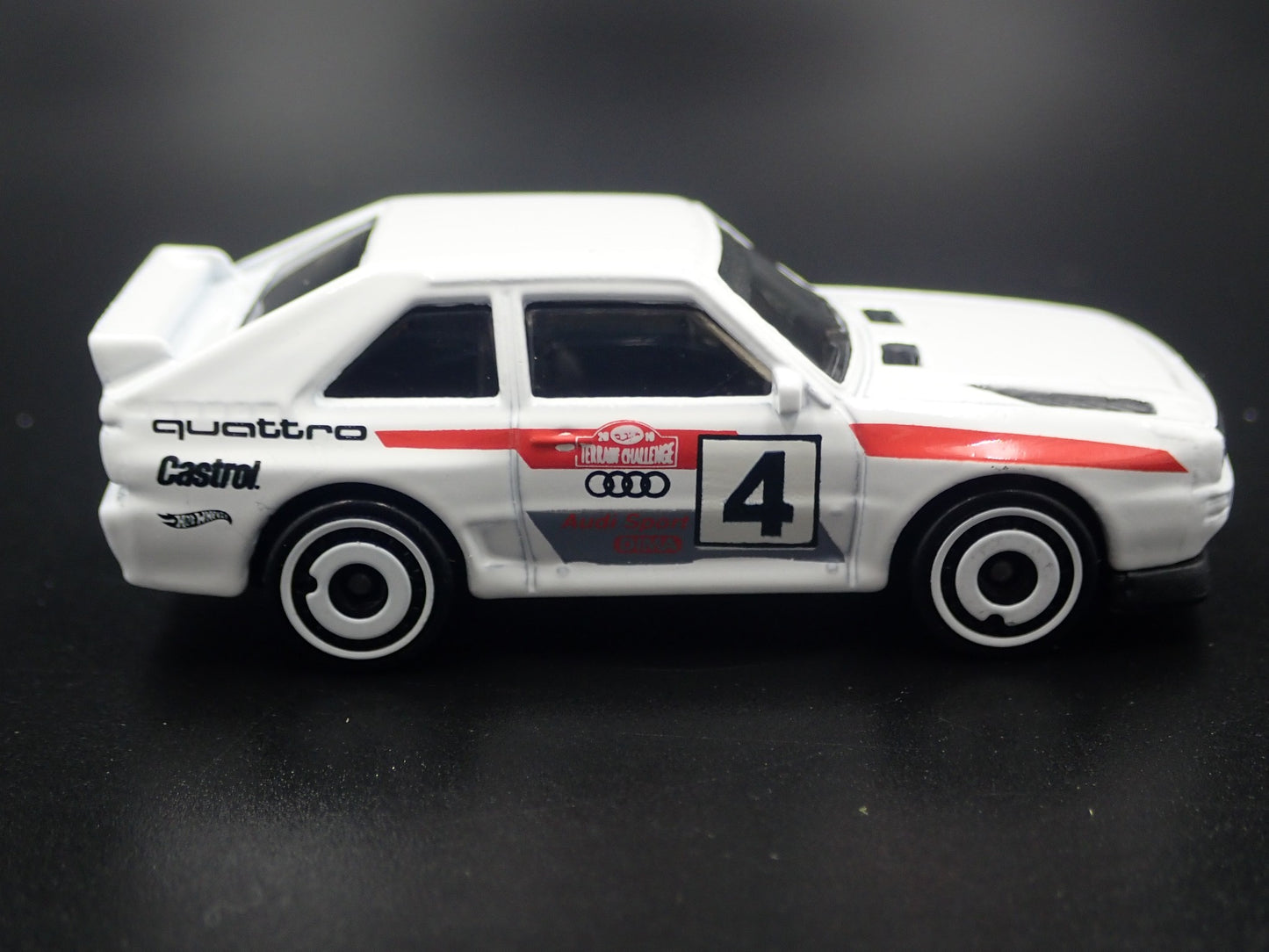 1980-1991 AUDI SPORT QUATTRO WHITE 1:64 SCALE COLLECTIBLE DIECAST MODEL CAR