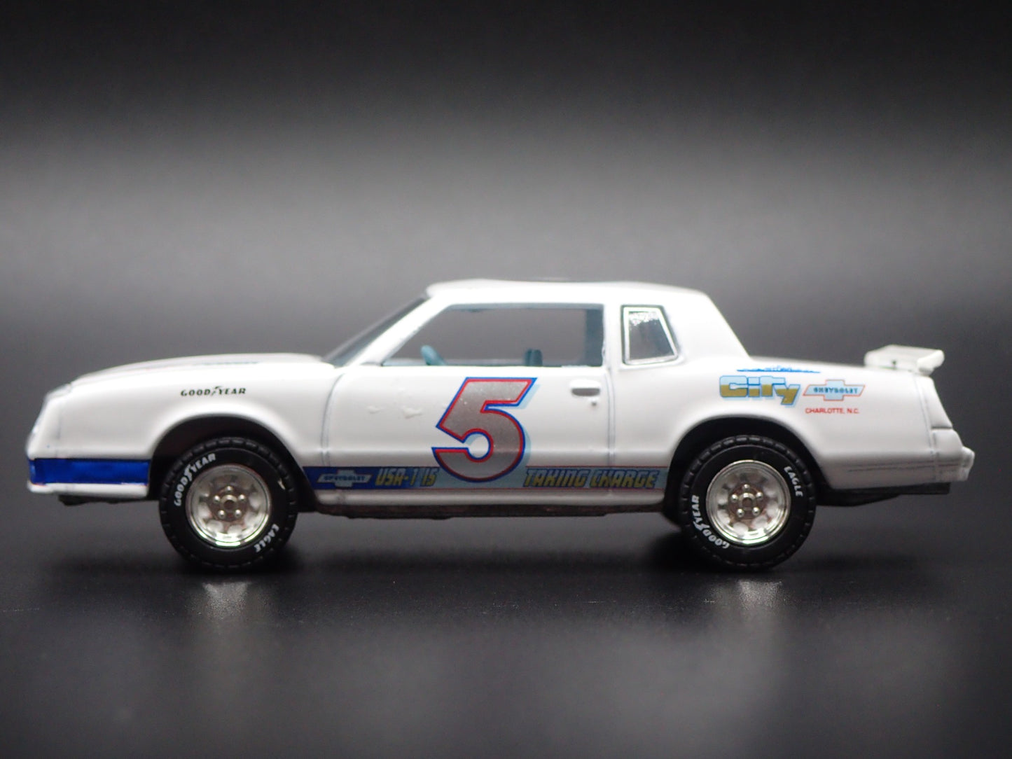 1983 83 CHEVY CHEVROLET MONTE CARLO WHITE 1/64 SCALE DIORAMA DIECAST MODEL CAR
