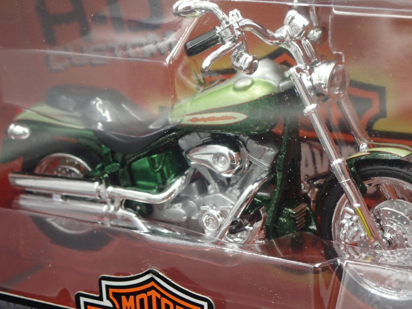 2004 04 FXSTDSE2 CVO HARLEY DAVIDSON MOTORCYCLE MAISTO SERIES 37 1/18 MODEL BIKE