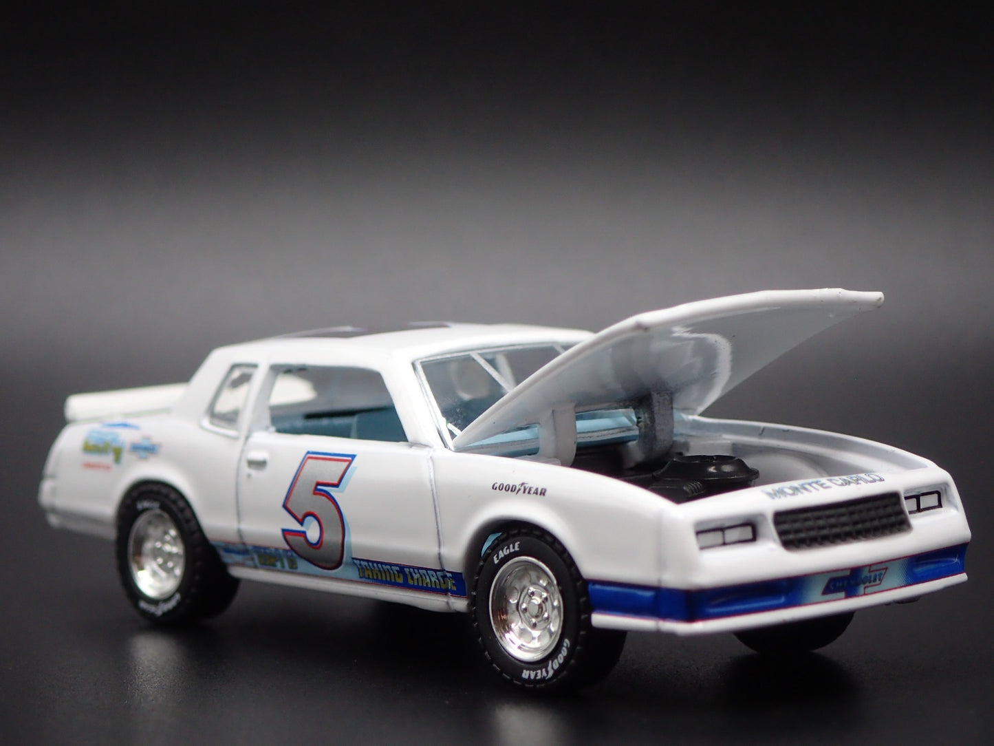 1983 83 CHEVY CHEVROLET MONTE CARLO WHITE 1/64 SCALE DIORAMA DIECAST MODEL CAR