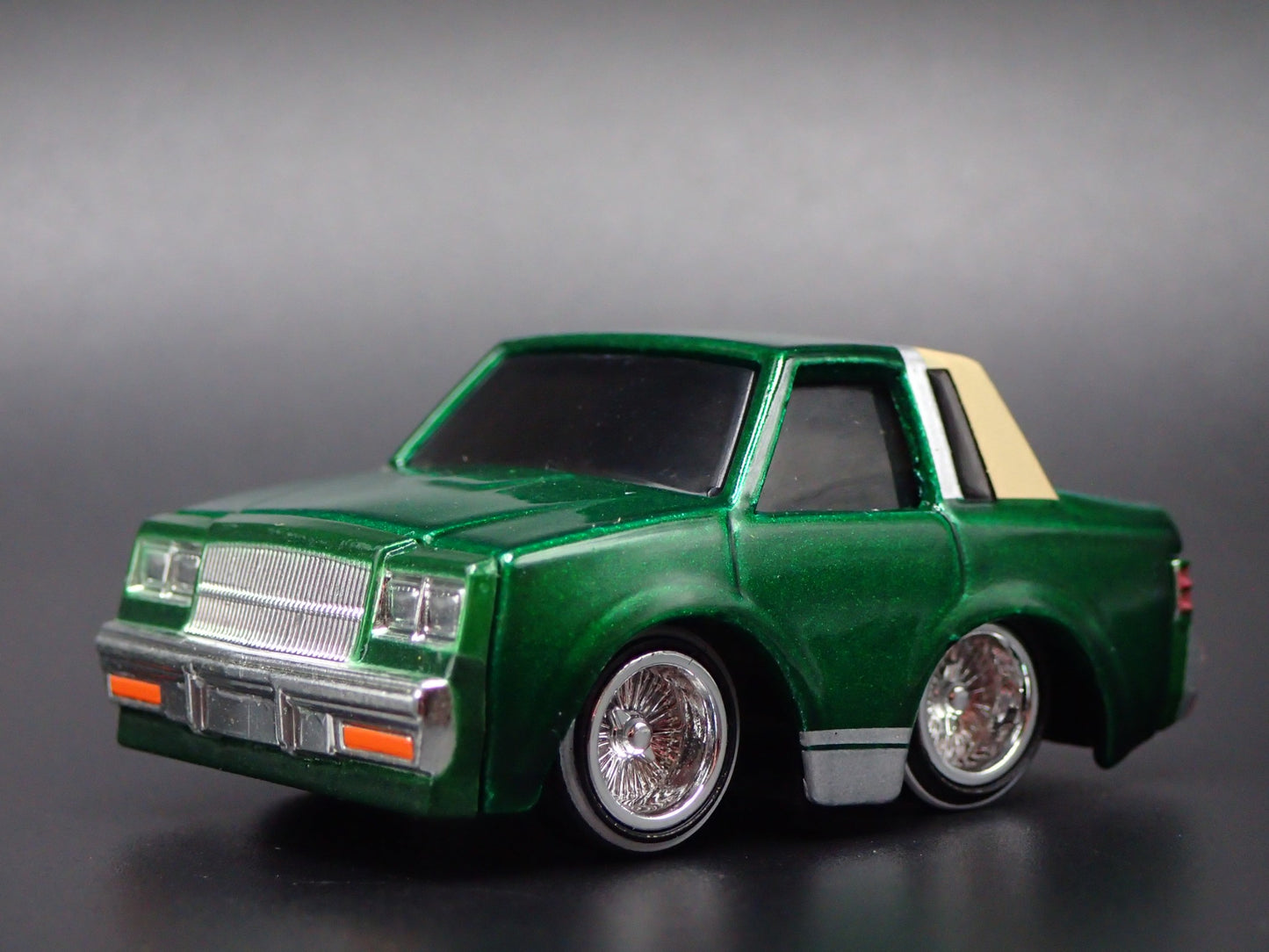 1987 87 BUICK REGAL CAR TUNED GREEN 1:64 SCALE DIORAMA DIECAST MODEL CAR