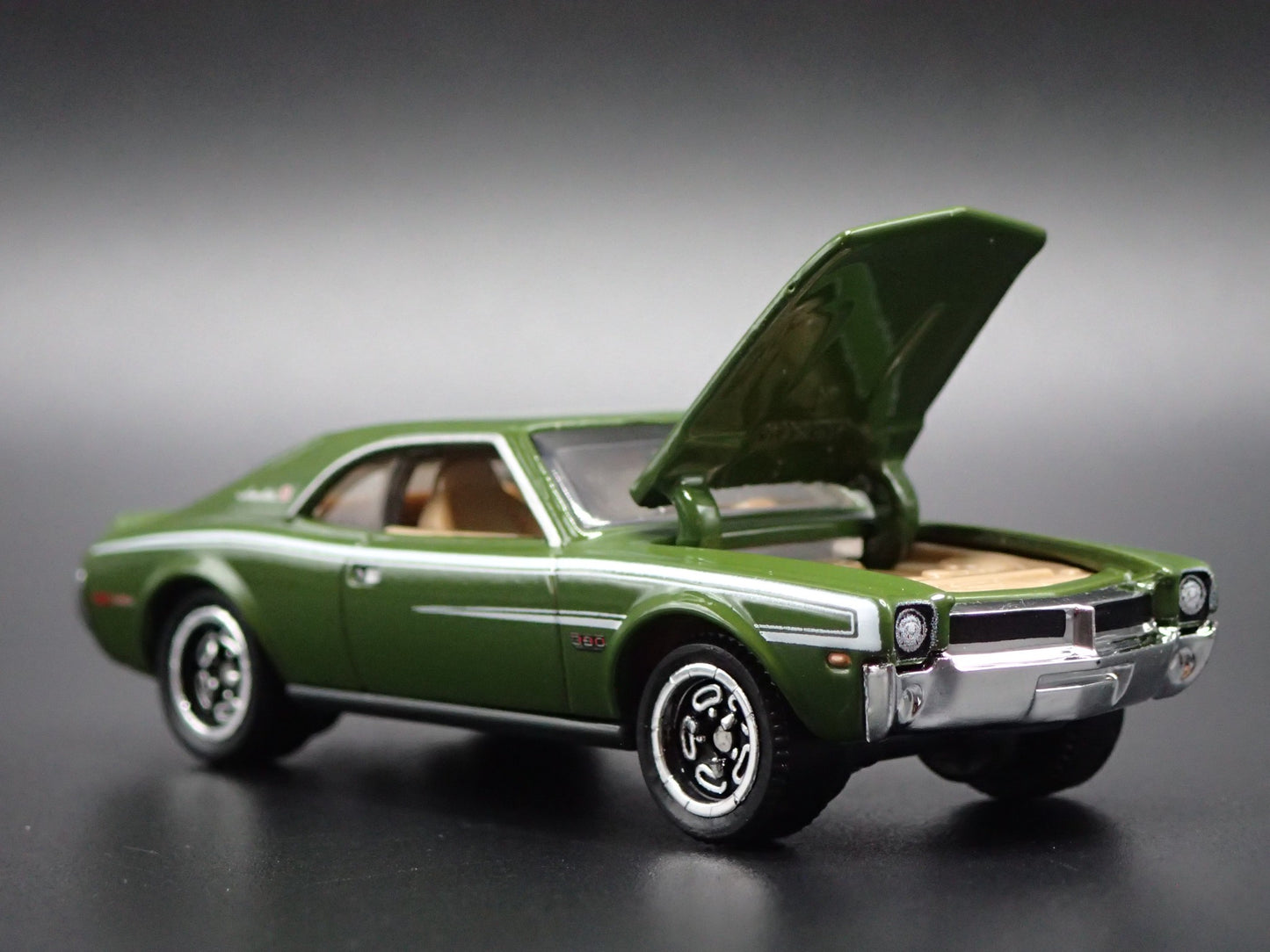1970 70 AMC JAVELIN MUSCLE CAR GREEN 1:64 SCALE COLLECTIBLE DIECAST MODEL CAR