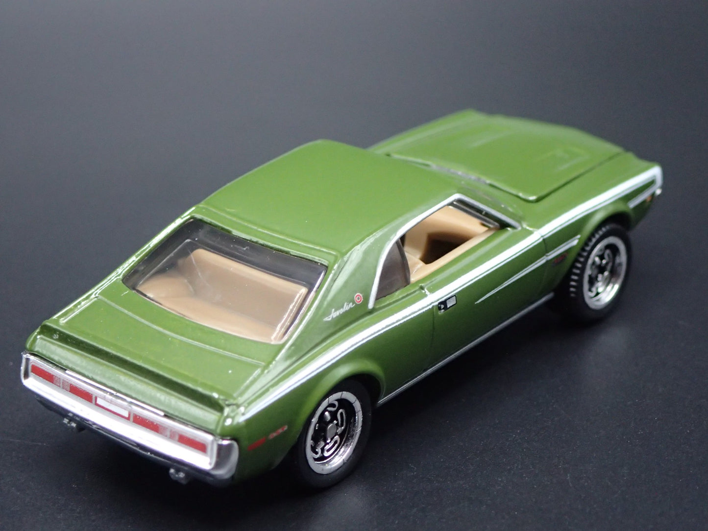1970 70 AMC JAVELIN MUSCLE CAR GREEN 1:64 SCALE COLLECTIBLE DIECAST MODEL CAR