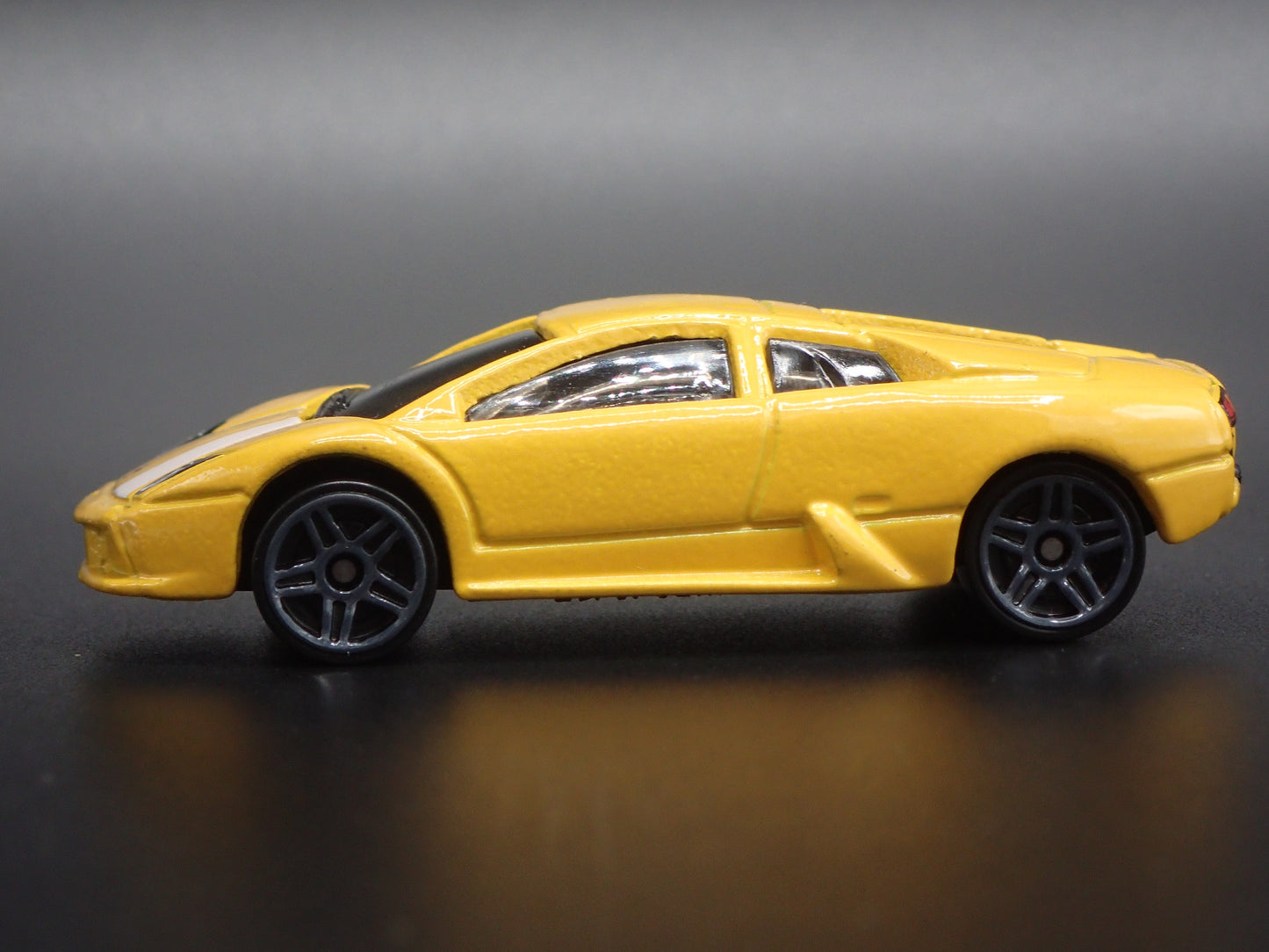 2002-2006 LAMBORGHINI MURCIELAGO SUPERCAR 1/64 SCALE DIORAMA DIECAST MODEL CAR