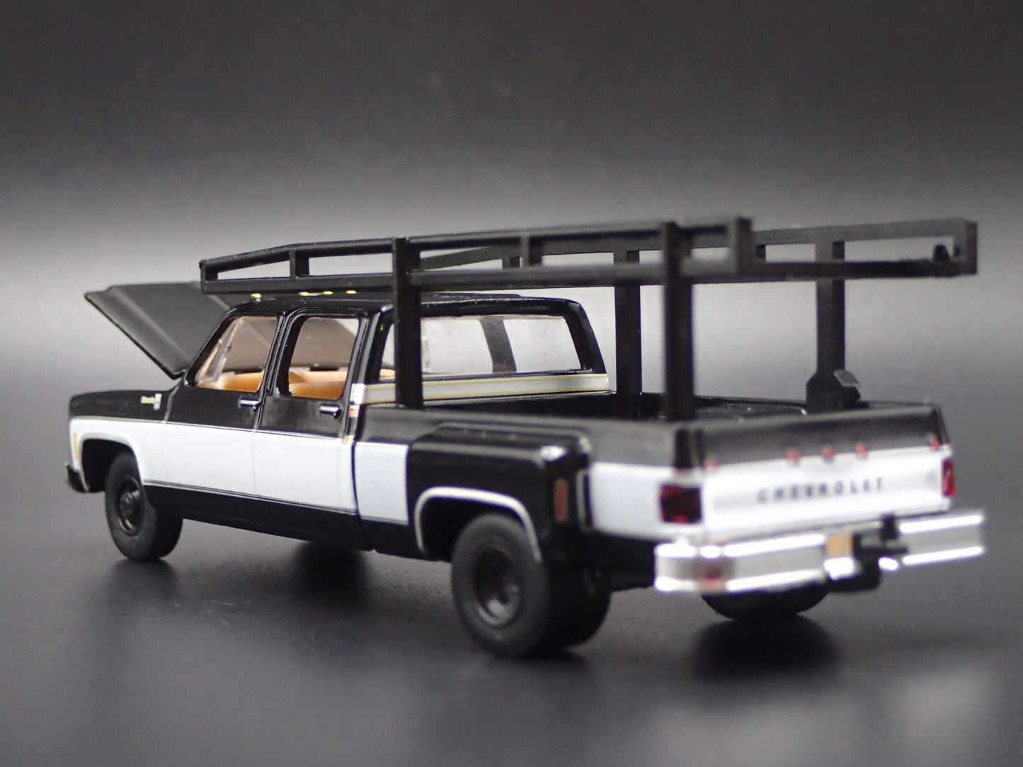 1973 73 CHEVY SILVERADO 30 DUALLY SQUAREBODY TRUCK 1/64 SCALE DIECAST MODEL CAR