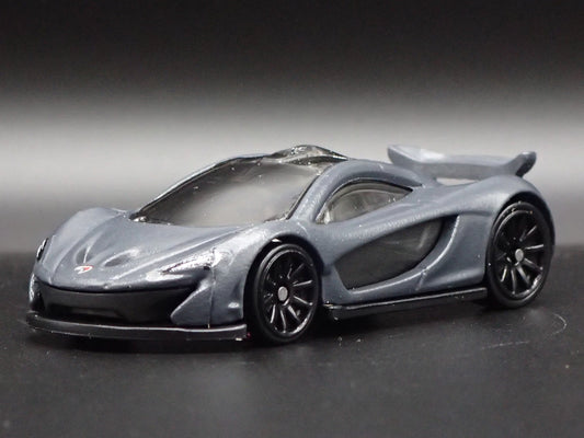 2013-2015 MCLAREN P1 SUPER CAR GRAY RARE 1:64 SCALE DIORAMA DIECAST MODEL CAR