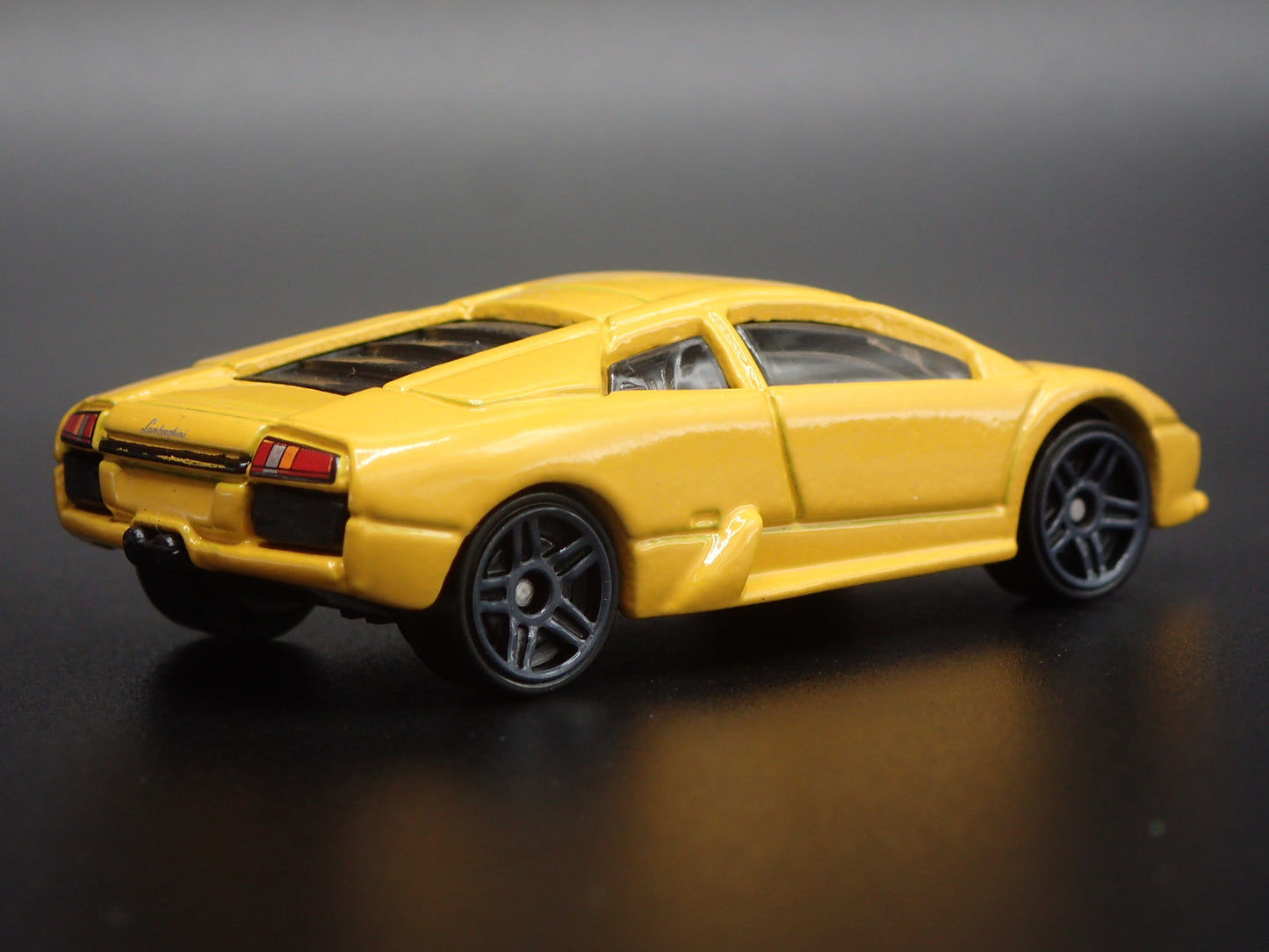 2002-2006 LAMBORGHINI MURCIELAGO SUPERCAR 1/64 SCALE DIORAMA DIECAST MODEL CAR