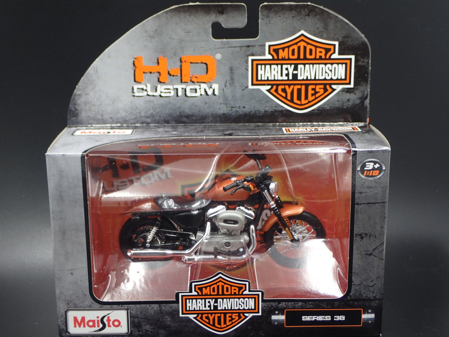 2007 XL 1200N NIGHTSTER HARLEY DAVIDSON MOTORCYCLE MAISTO SERIES 38 1/18 MODEL