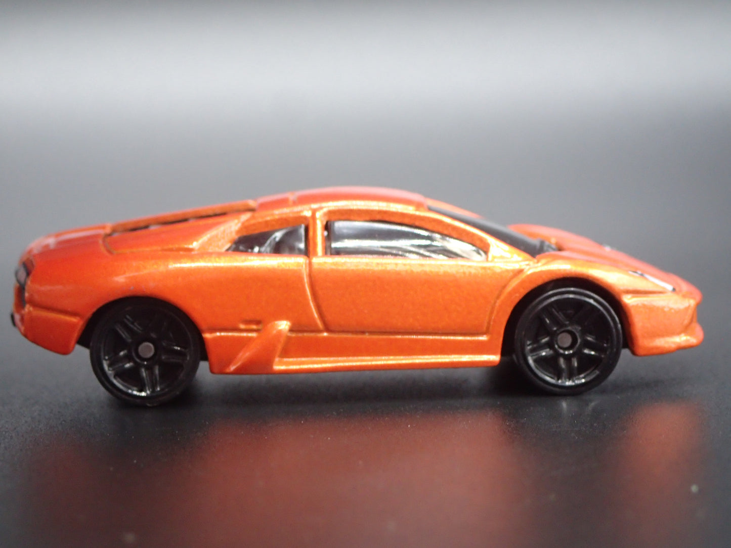 2002-2006 LAMBORGHINI MURCIELAGO SUPERCAR 1/64 SCALE DIORAMA DIECAST MODEL CAR