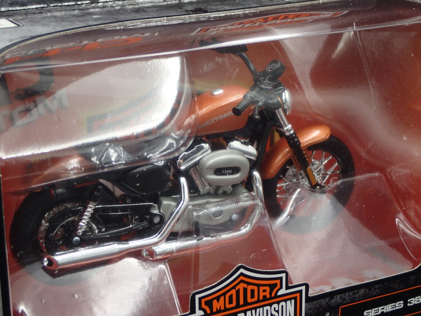 2007 XL 1200N NIGHTSTER HARLEY DAVIDSON MOTORCYCLE MAISTO SERIES 38 1/18 MODEL