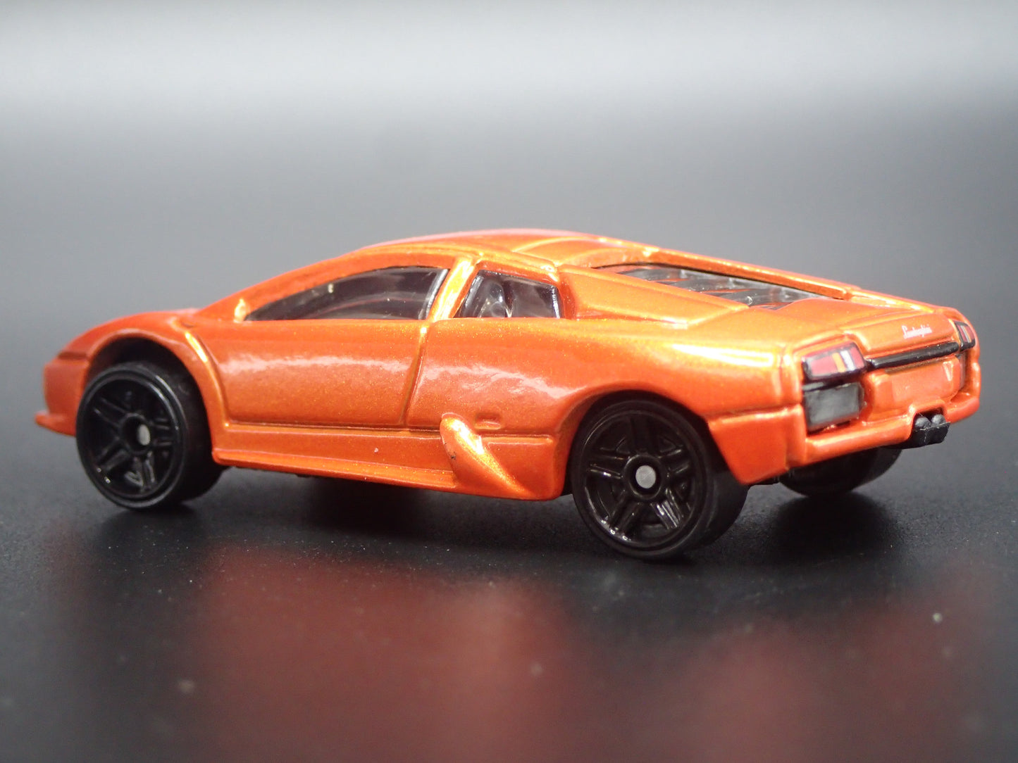 2002-2006 LAMBORGHINI MURCIELAGO SUPERCAR 1/64 SCALE DIORAMA DIECAST MODEL CAR