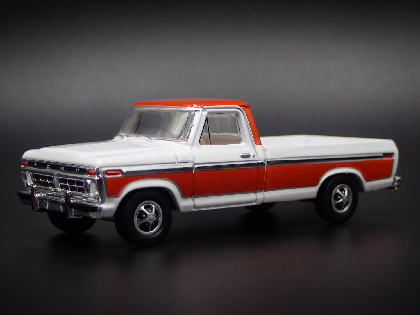 1977 77 FORD F150 LONG BED PICKUP TRUCK 1/64 SCALE DIORAMA DIECAST MODEL CAR