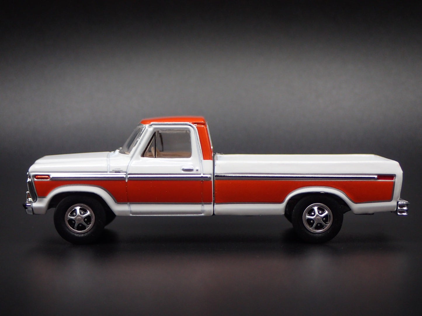 1977 77 FORD F150 LONG BED PICKUP TRUCK 1/64 SCALE DIORAMA DIECAST MODEL CAR