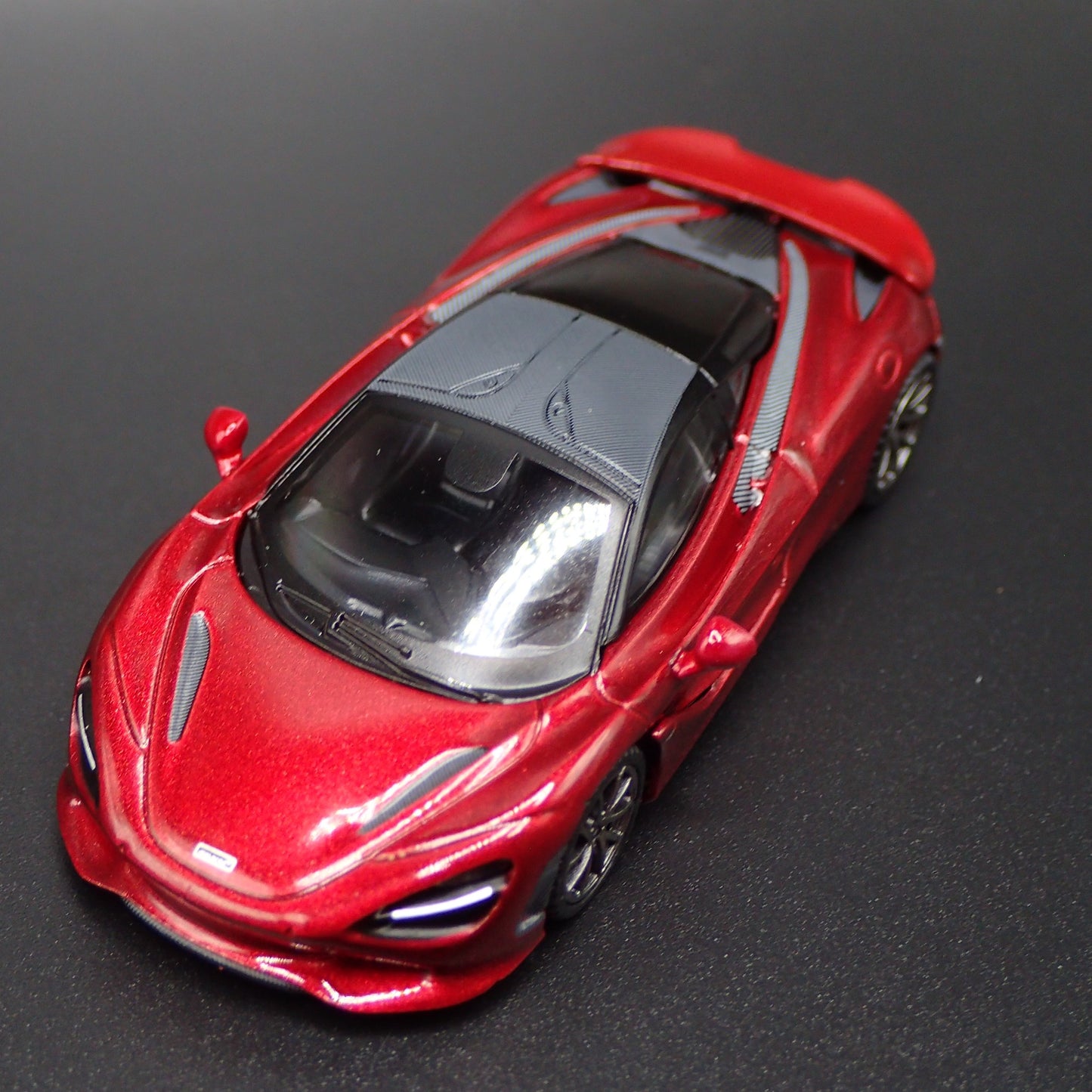 2023-2025 MCLAREN 750S SUPERCAR 1:64 SCALE COLLECTIBLE DIORAMA DIECAST MODEL CAR