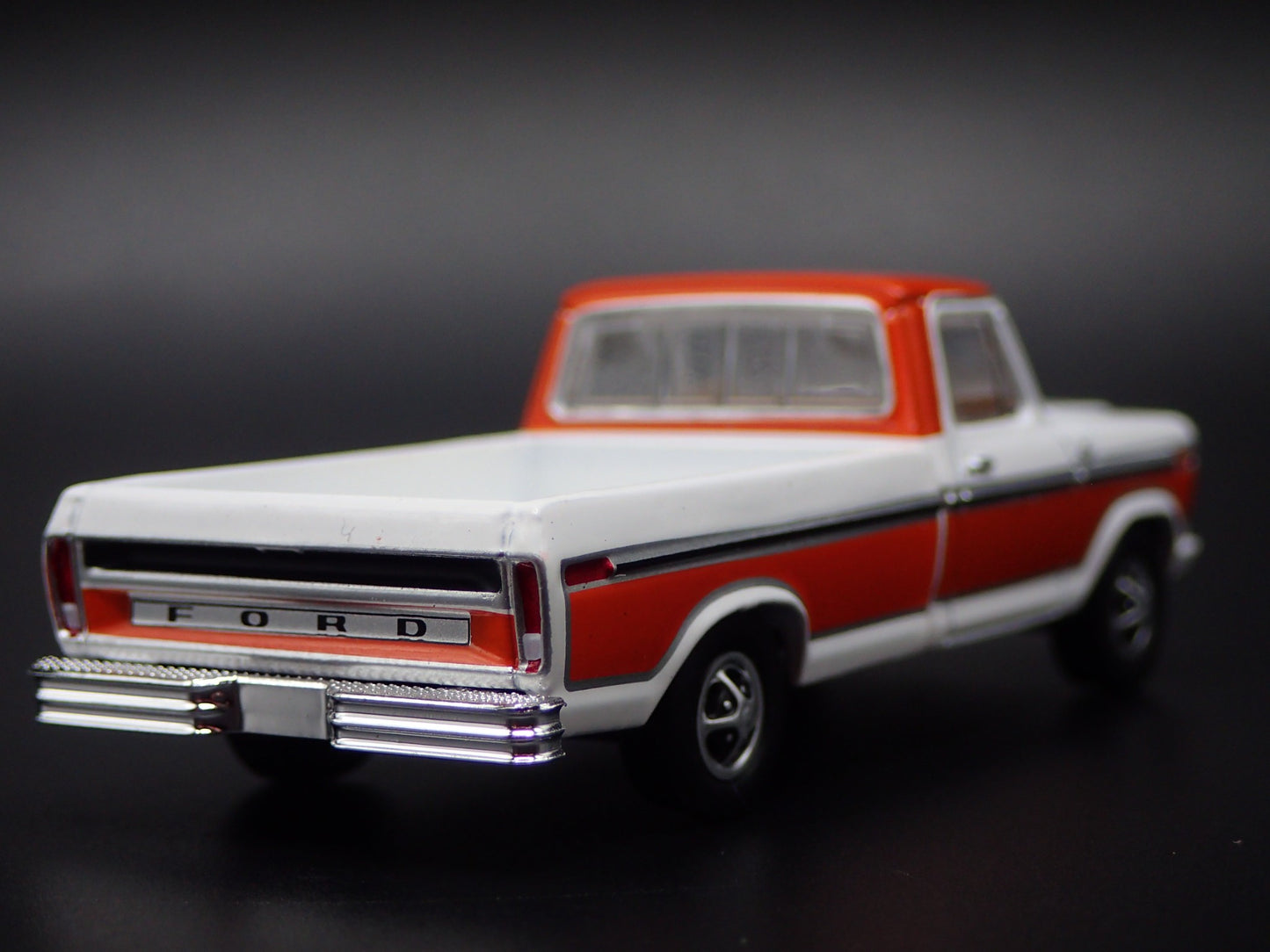 1977 77 FORD F150 LONG BED PICKUP TRUCK 1/64 SCALE DIORAMA DIECAST MODEL CAR